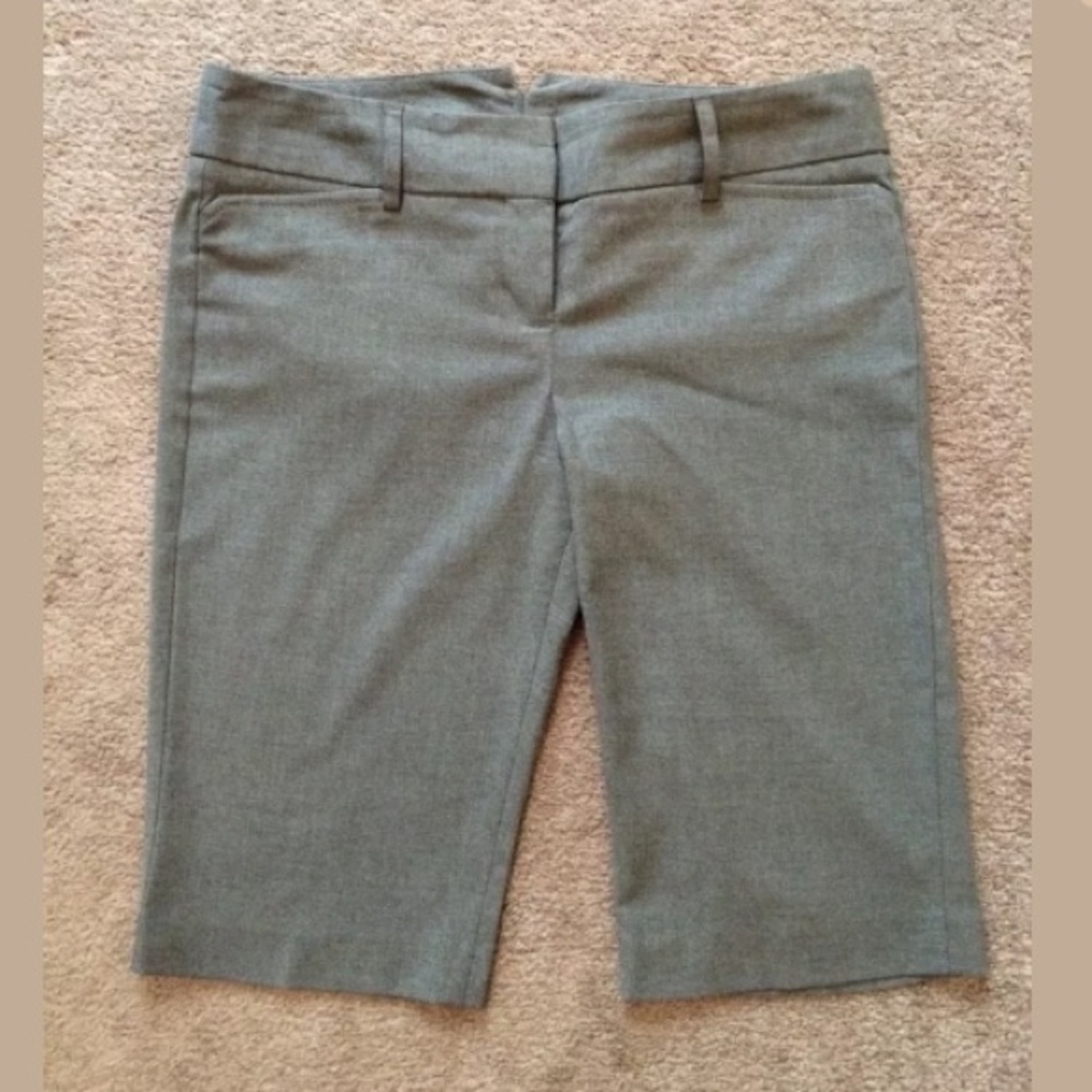 172 Express Design Studio Bermuda Short - Solid Gray